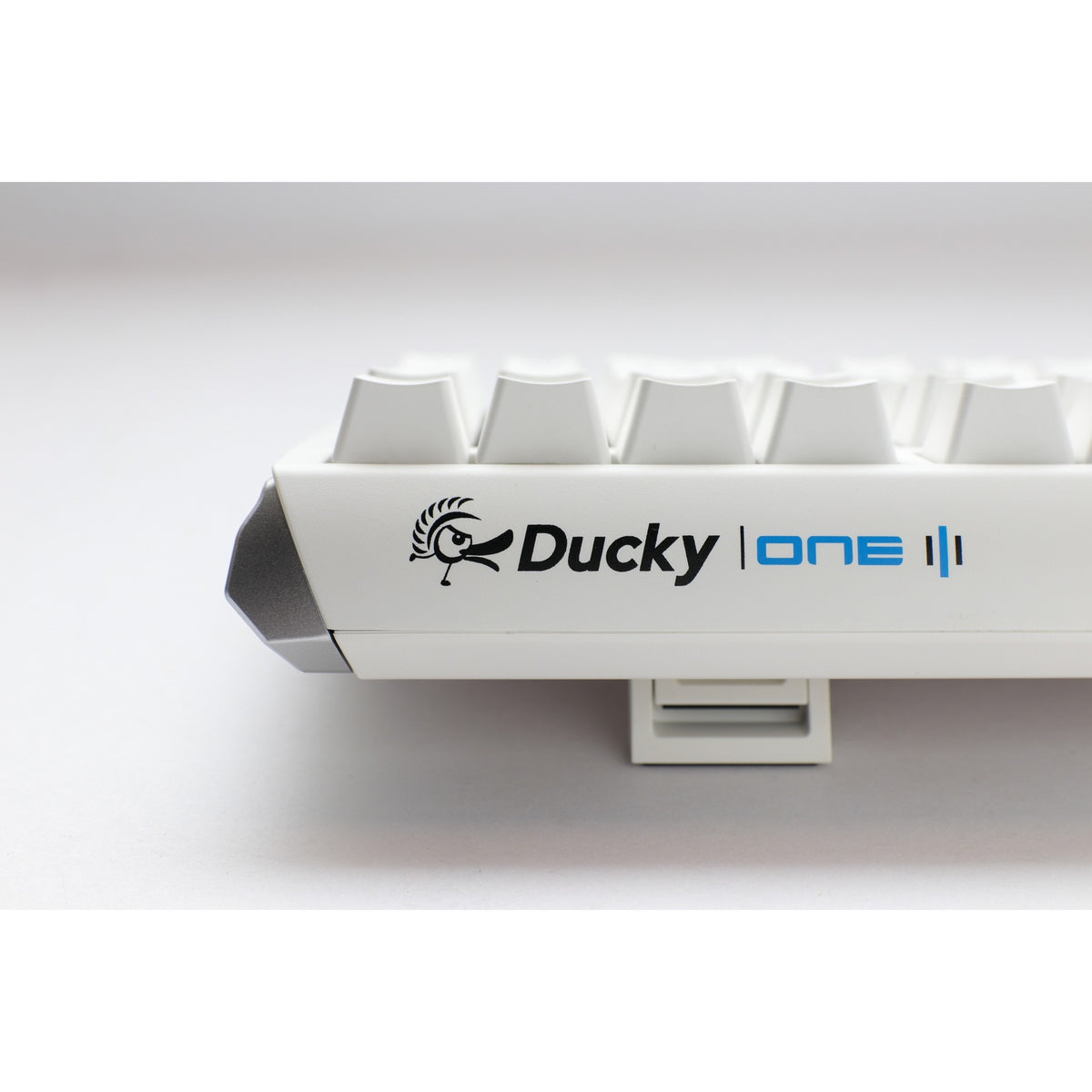 Klawiatura mechaniczna Ducky one 3, klasyczna, czysta biała tkl rgb (biała, układ amerykański (qwerty), wiśnia mx cicha czerwień, 80% (tkl), diody rgb, podwójny strzał pbt, możliwość wymiany podczas pracy, mechanika szarlatanu)
