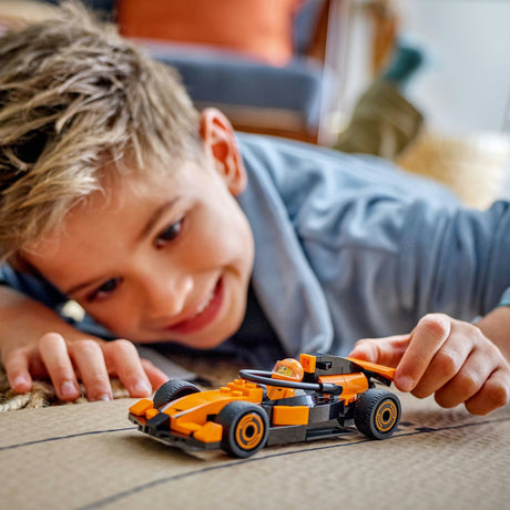 Lego City 60442 Kierowca f1 z samochodem wyścigowym McLaren