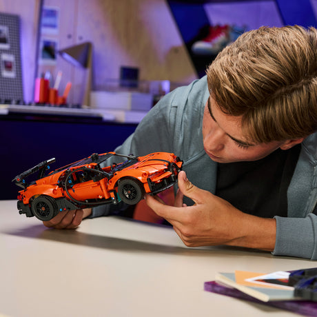 Lego Tech 42222 Bugatti Chiron Pur Sportowy hipersamochód