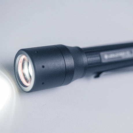 Latarka Ledlenser p5 (czarna, 200 lm, 6000-7500k)