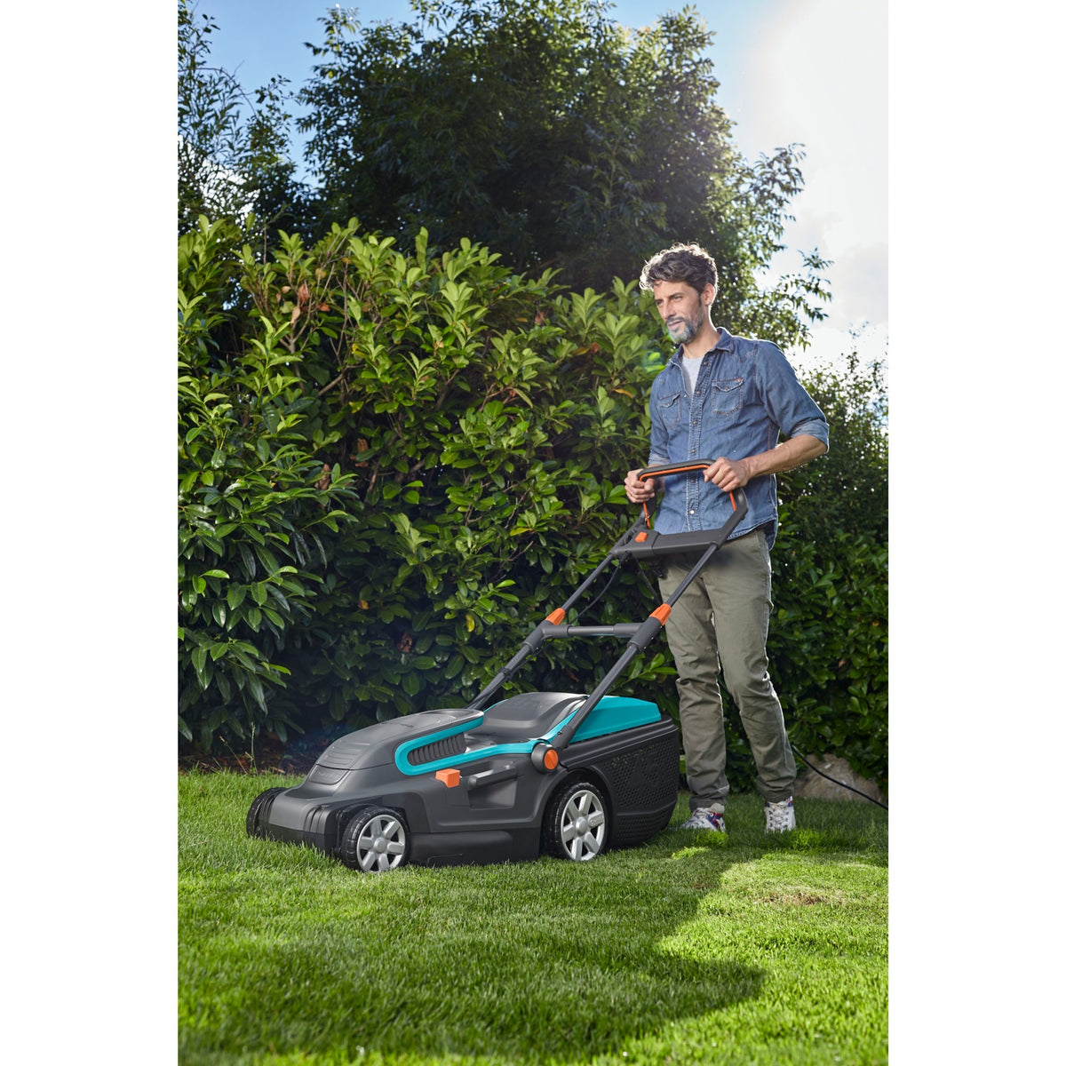 Kosiarka elektryczna Gardena powermax™ - szerokość koszenia 42 cm - trawniki do ok. 800m²
