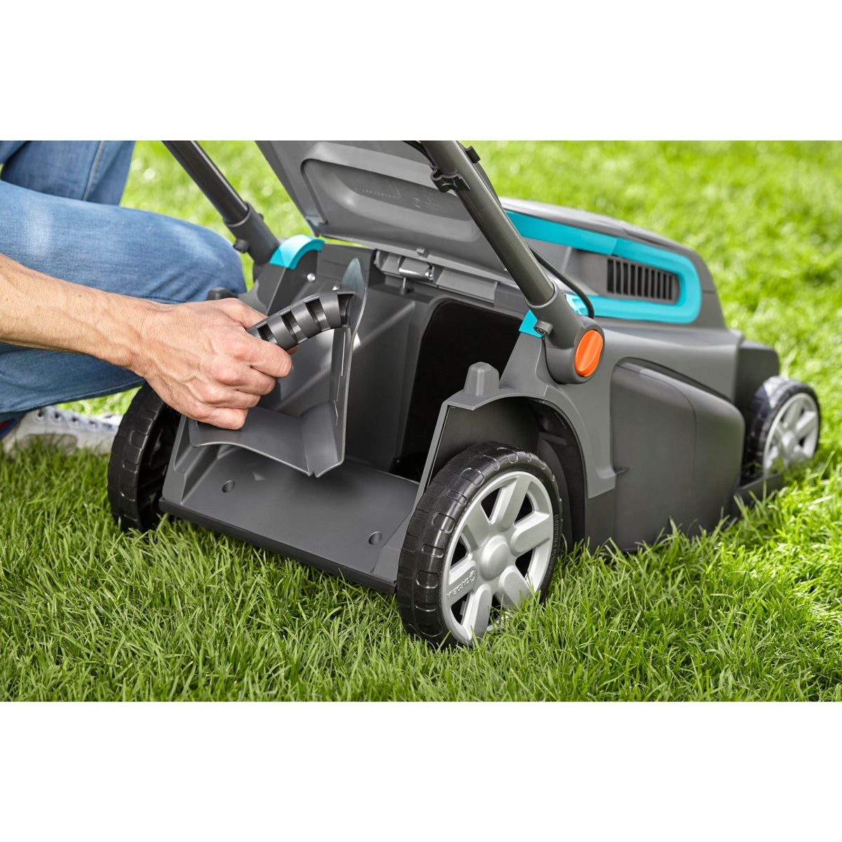 Kosiarka elektryczna Gardena powermax™ - szerokość koszenia 42 cm - trawniki do ok. 800m²
