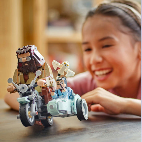 Lego Harry Potter™ Hagrid™ i magiczna przejażdżka motocyklem Harry’ego — 76443