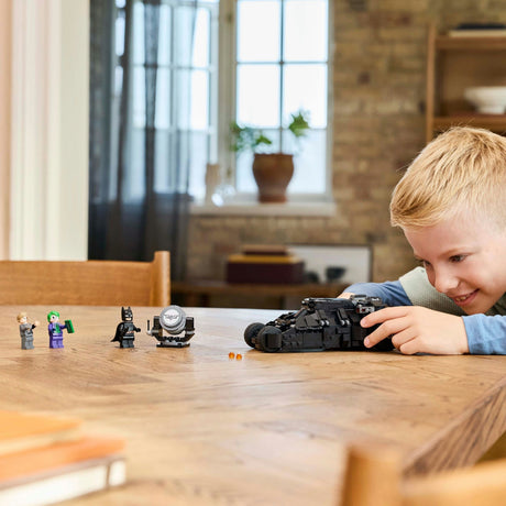 Lego DC Super Heroes - Batman Tumbler kontra dwie twarze i zabawki konstrukcyjne jokera (76303)