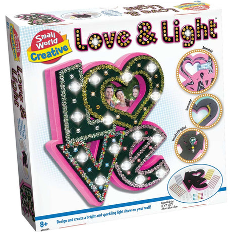 Marka Love and Light zaprojektowała własny pokaz świetlny na ścianie