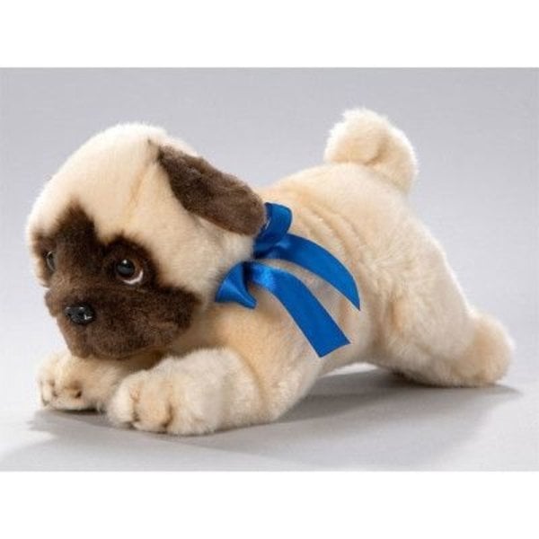 Leżący pug szczeniak 26 cm